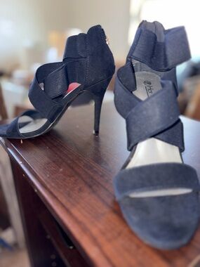 Hot Tomato Black Crisscross Stiletto Sandals